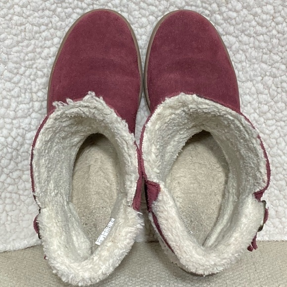 Koolaburra by UGG Kid's Plum Suede w/2 Straps & Fleece Lined Ankle Boots SZ US 3 - Picture 5 of 12
